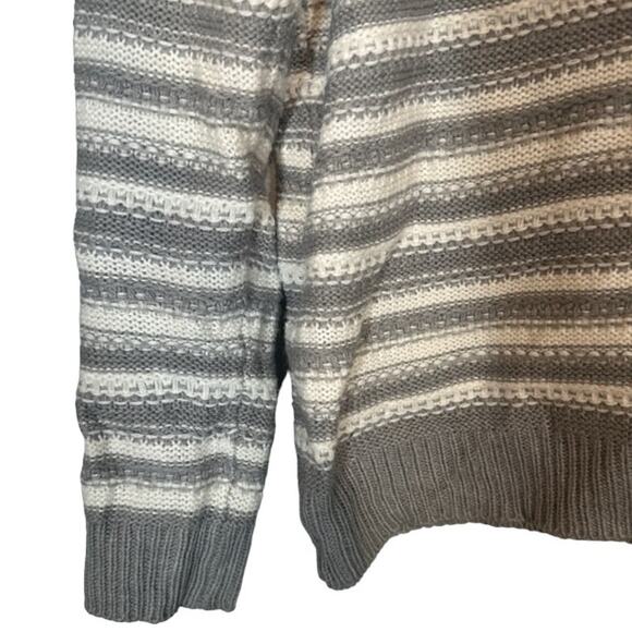 New York & Co Gray & White Striped Long Sleeve Knit Sweater Women Sz M - Picture 3 of 7